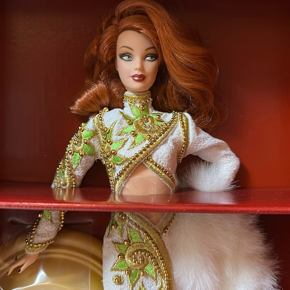 Bob Mackie Special Edition Radiant Red Head Red Carpet Collection. Brand New!